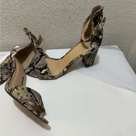 VINCE CAMUTO WINDERLY ANKLE STRAP SANDAL SIZE 9 - Picture 4 of 9